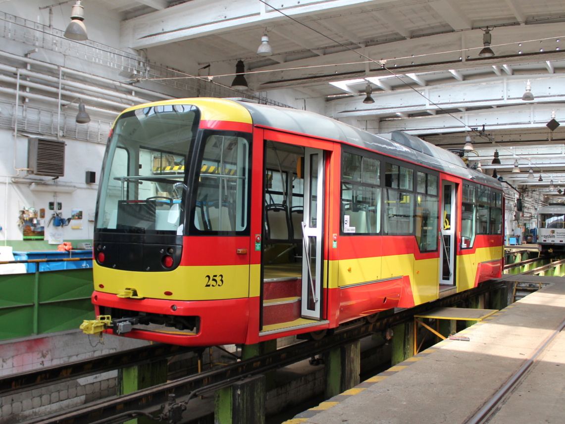 Most - Litvínov, Vario LFR.S — 253