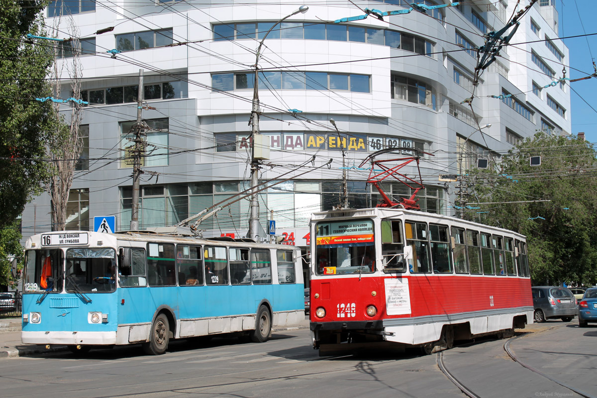 Саратов, ЗиУ-682Г-012 [Г0А] № 1239; Саратов, 71-605 (КТМ-5М3) № 1248