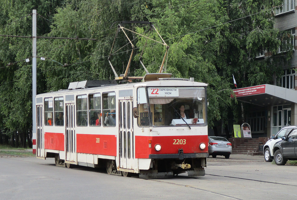 Uljanovszk, Tatra T6B5SU — 2203