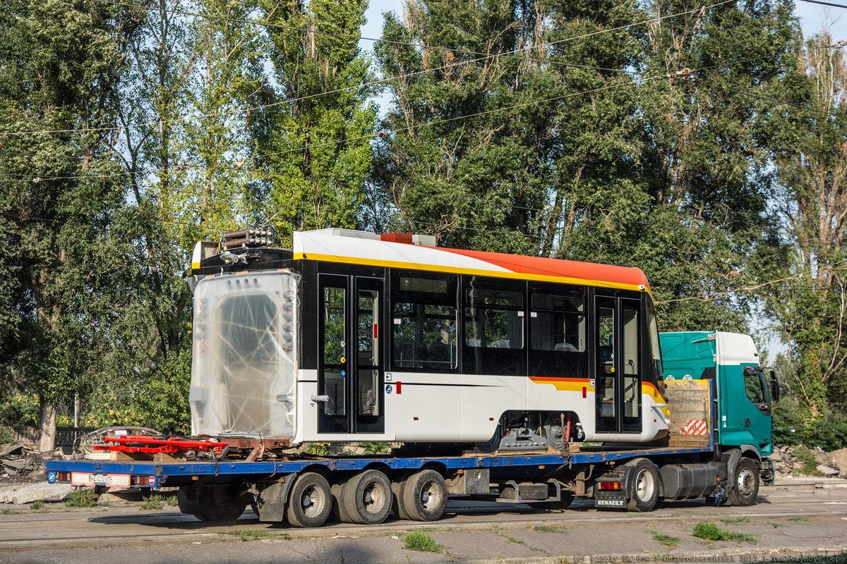 Каменское, К1М6 № б/н; Каменское — Прибытие и разгрузка новых вагонов; Днепр — Трамвайный вагон К1М6