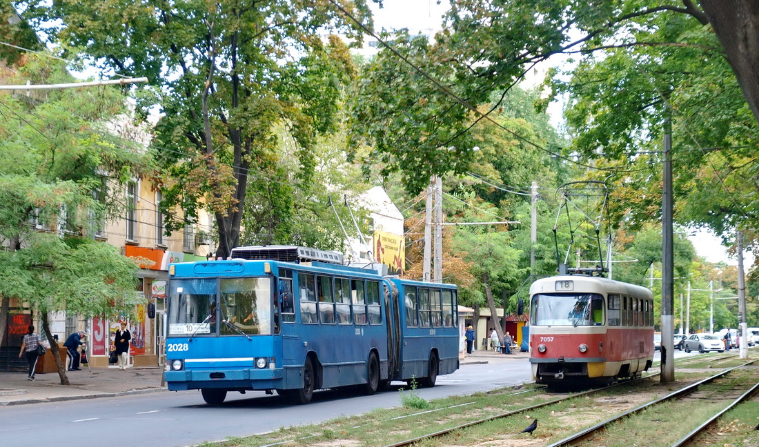 Одесса, ЮМЗ Т1 № 2028; Одесса, Tatra T3SUCS № 7057