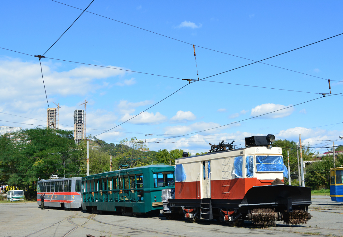 Владивосток, РВЗ-6М2 № 251; Владивосток, ГС-4 (КРТТЗ) № 48; Владивосток — Разные фотографии