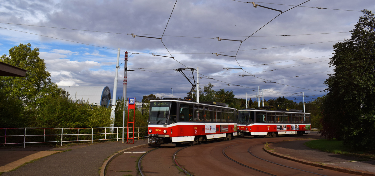 Прага, Tatra T6A5 № 8664