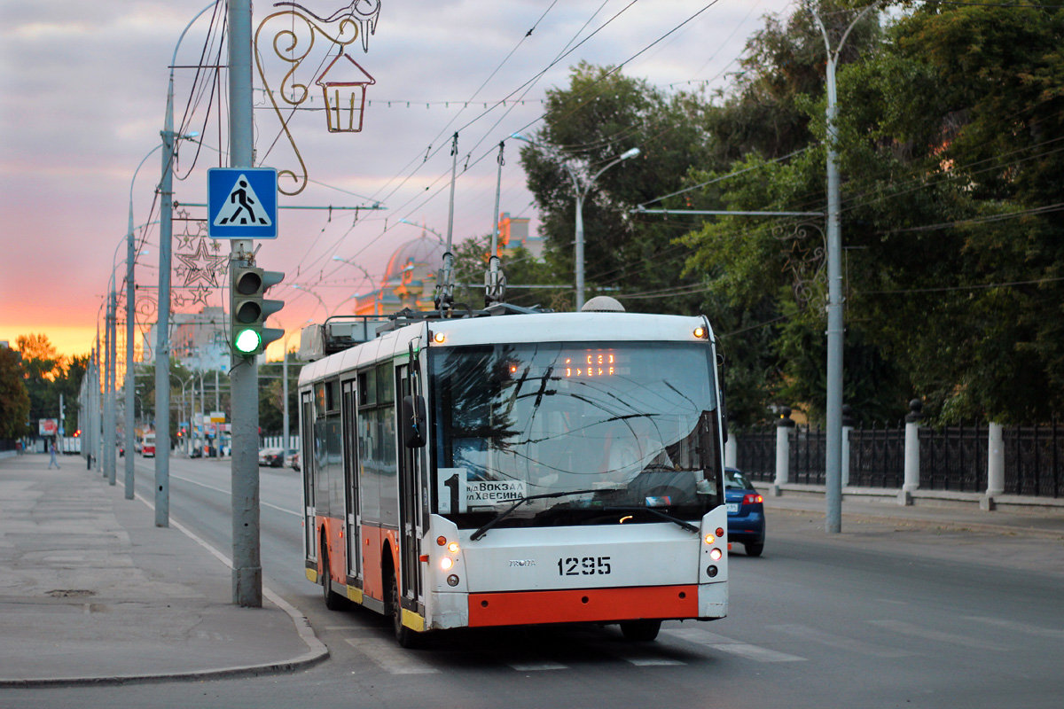 Саратов, Тролза-5265.00 «Мегаполис» № 1295