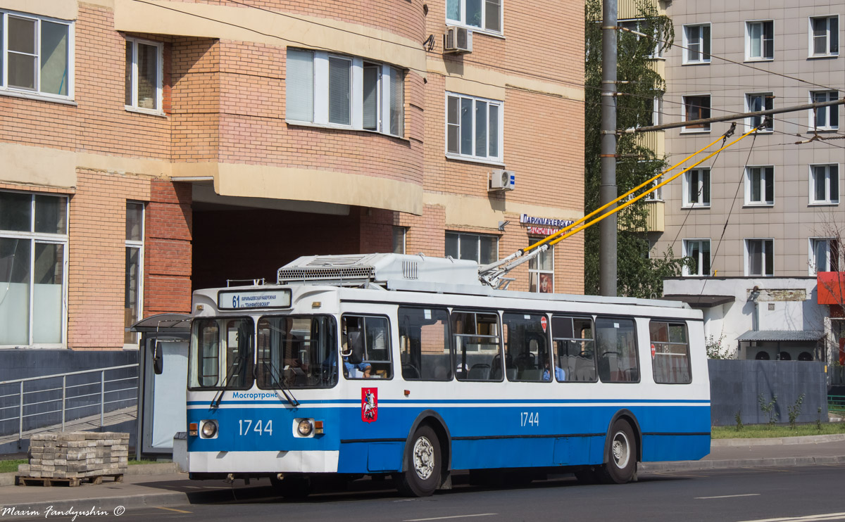 Москва, ЗиУ-682ГМ1 (с широкой передней дверью) № 1744