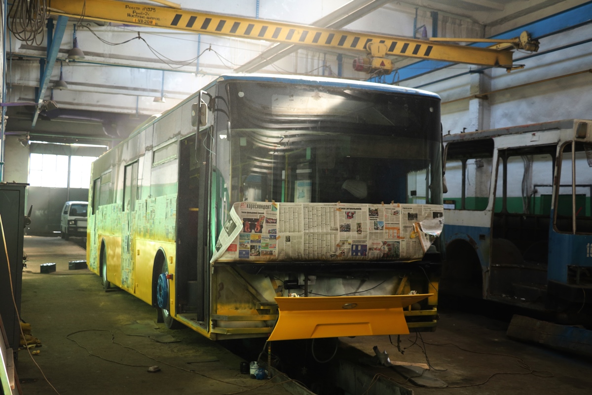 Ивано-Франковск, ЛАЗ E183D1 № 176