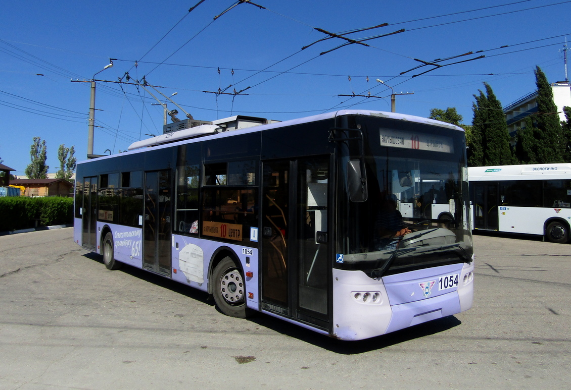 Sevastopol, LAZ E183A1 č. 1054
