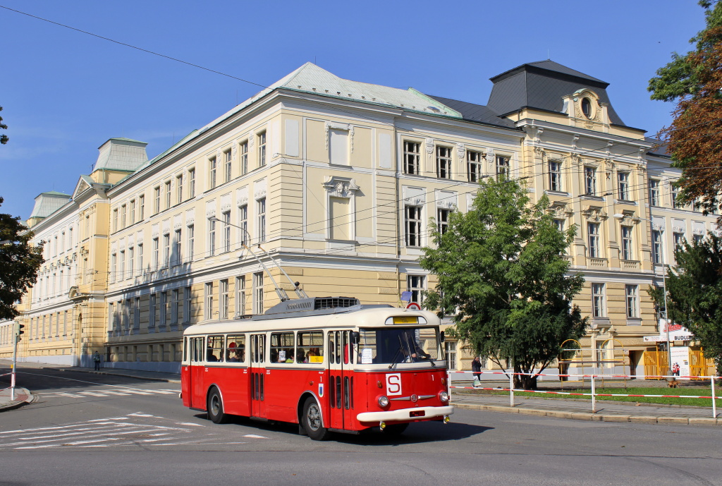 Злин, Škoda 9TrHT26 № 1; Опава — 65 лет троллейбусному транспорту в Опаве