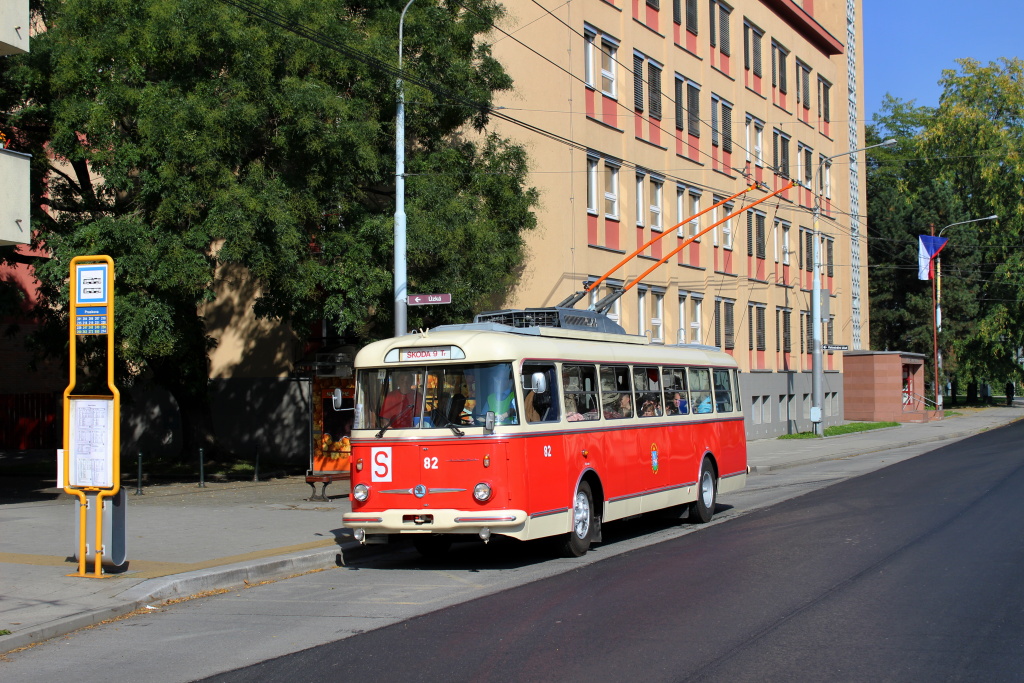 Острава, Škoda 9TrH23 № 82; Опава — 65 лет троллейбусному транспорту в Опаве