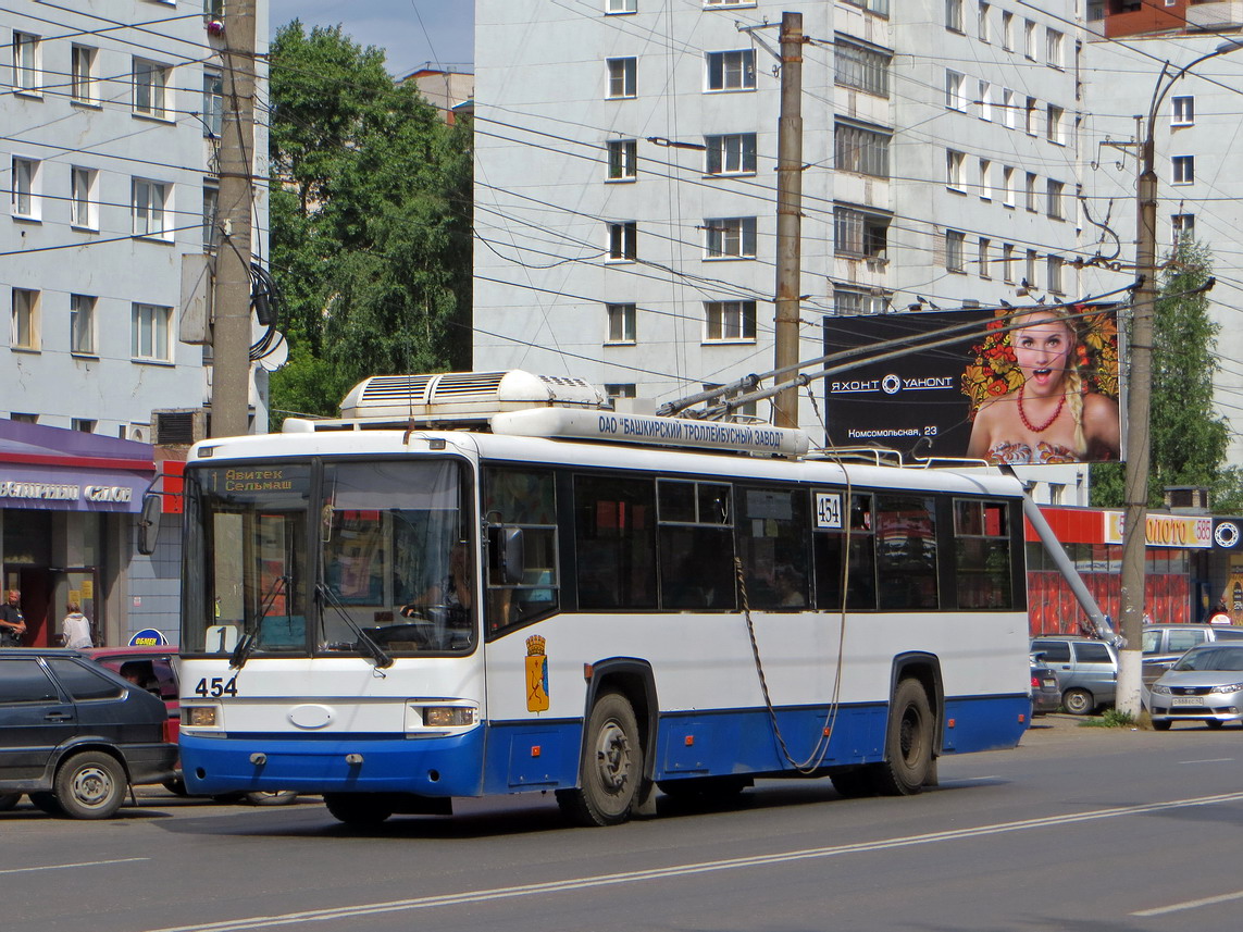 Киров, БТЗ-52767Р № 454