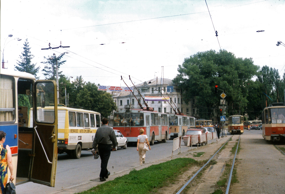 Винница, Tatra KT4SU № 171; Винница, Tatra KT4SU № 169; Винница, ЗиУ-682В [В00] № 263; Винница, ЗиУ-682Г [Г00] № 326; Винница — Старые фотографии