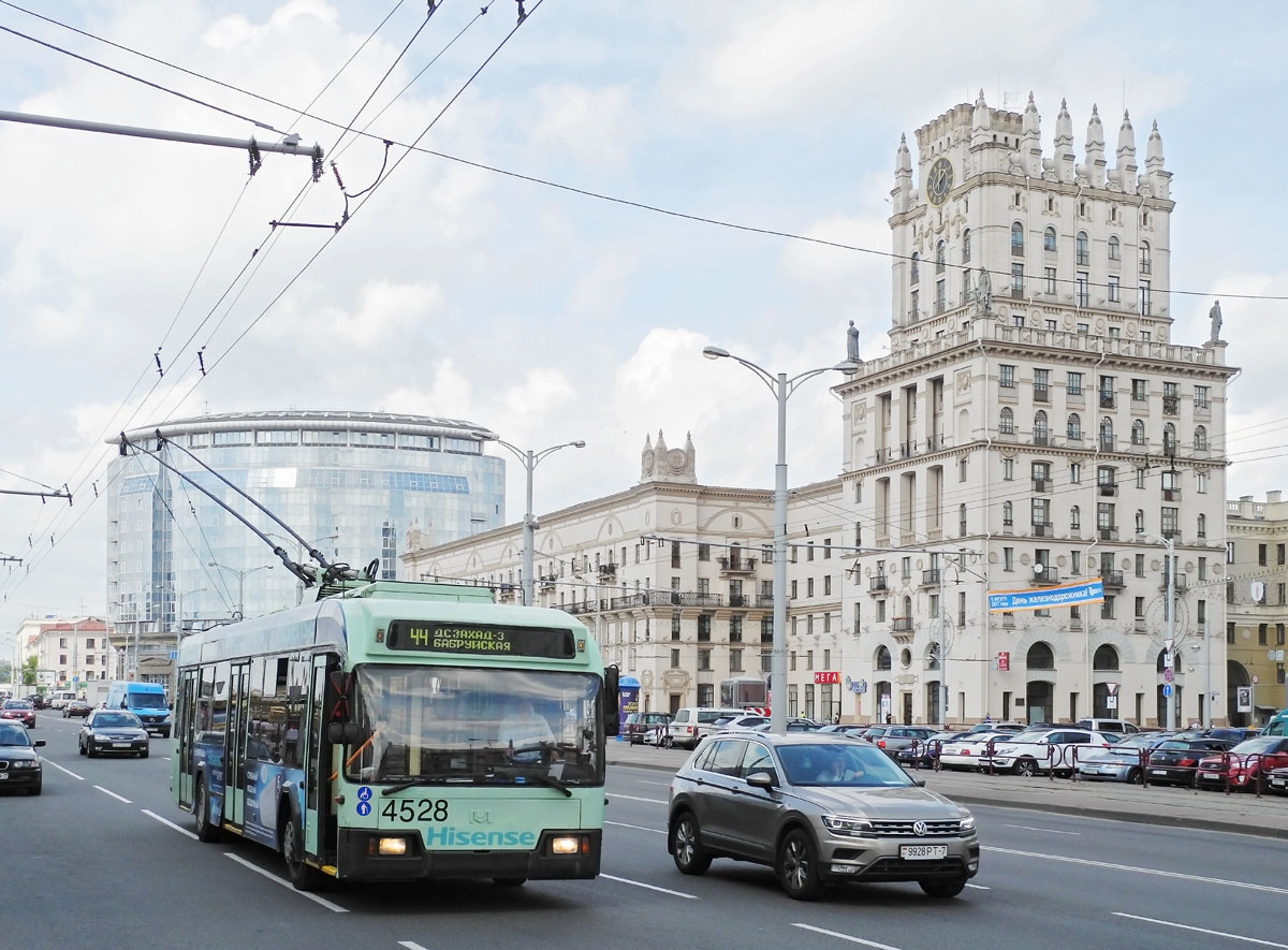 Минск, БКМ 32102 № 4528