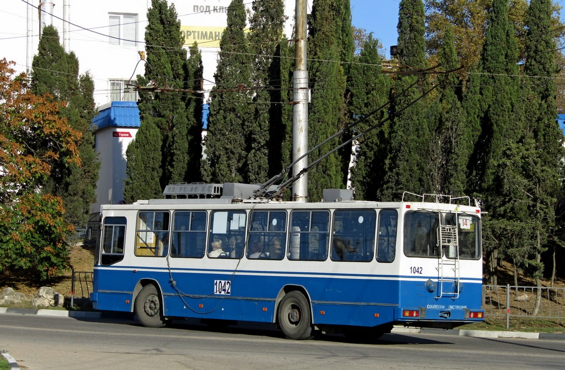 Севастополь, ЮМЗ Т2 № 1042