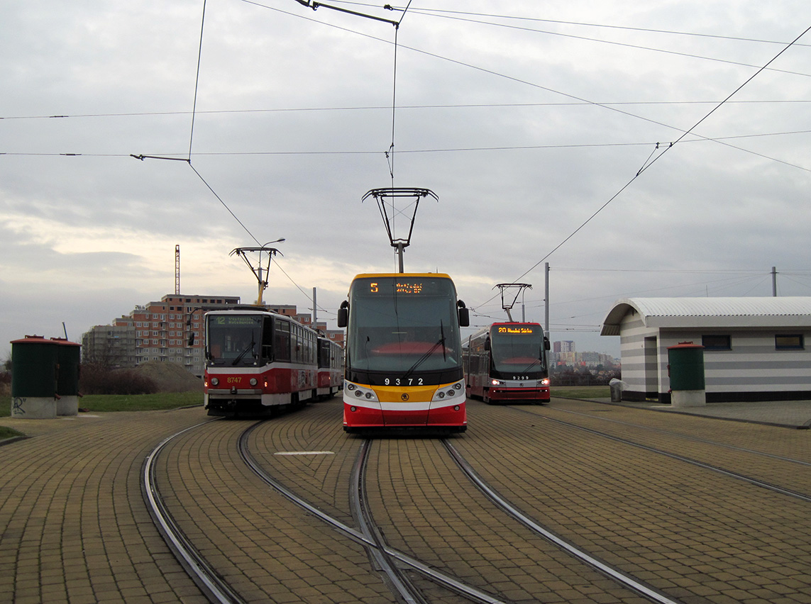 Прага, Tatra T6A5 № 8747; Прага, Škoda 15T5 ForCity Alfa Praha № 9372