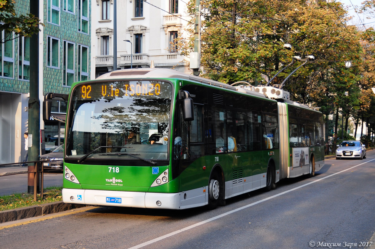 Милан, Van Hool AG 300T № 718