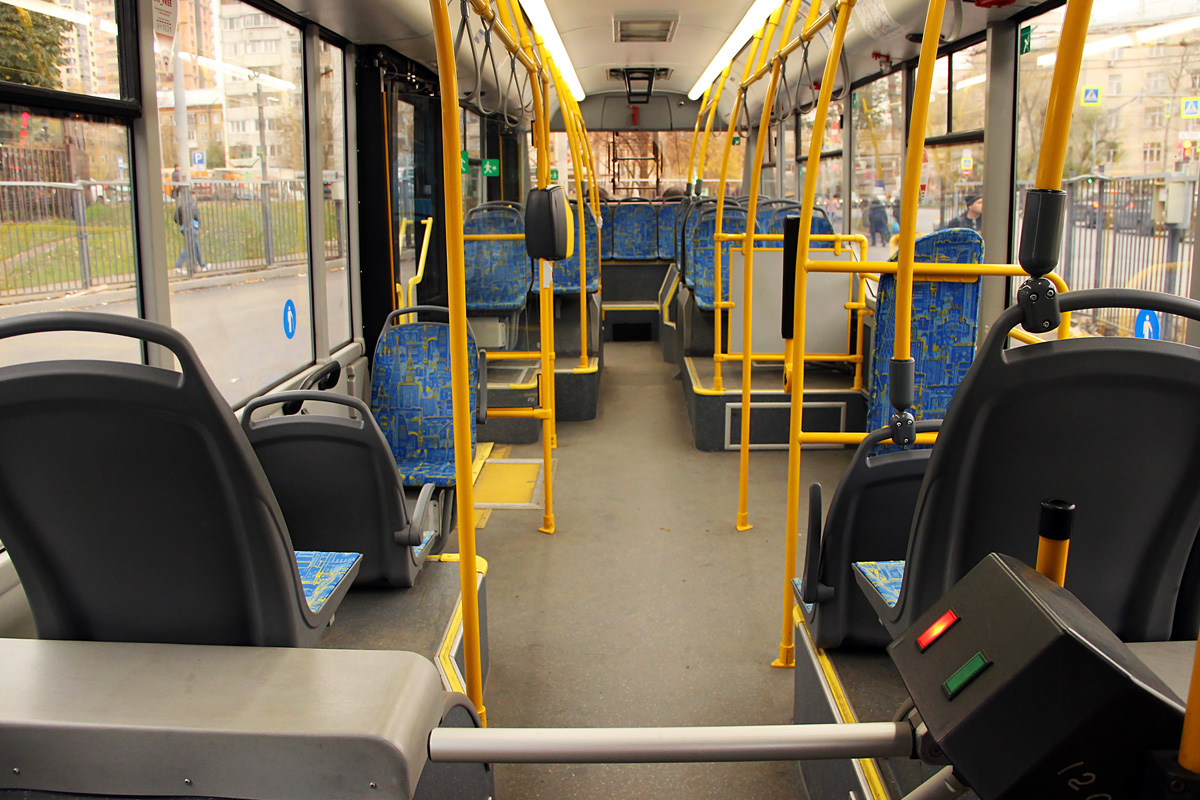 Moskva, SVARZ-MAZ-6275 č. 8988