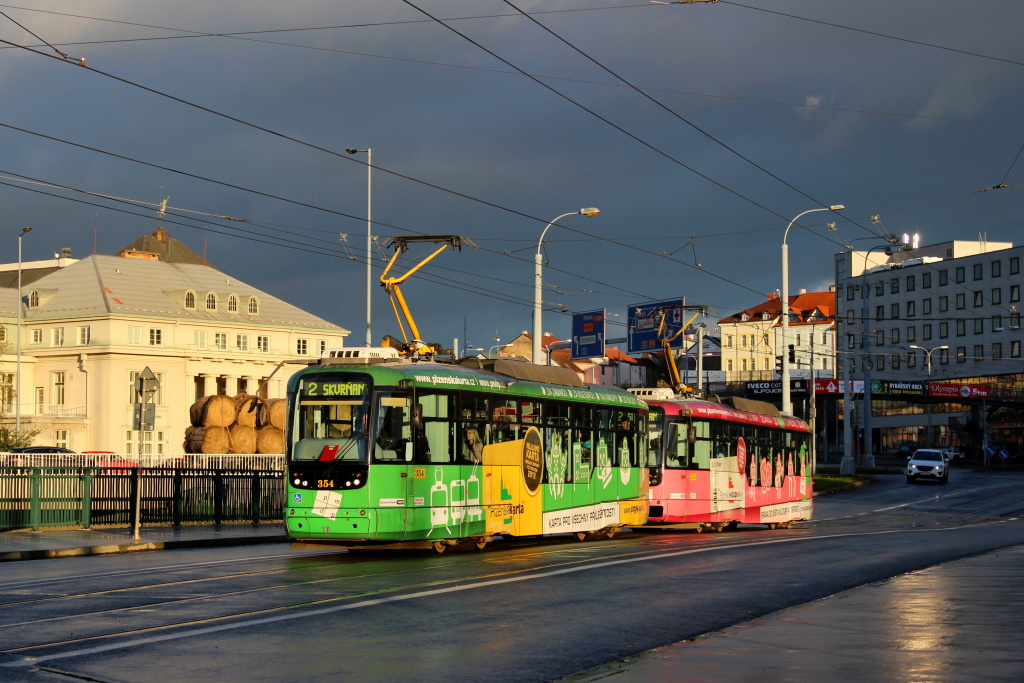Plzeň, Vario LF+ № 354; Plzeň, Vario LF+ № 355