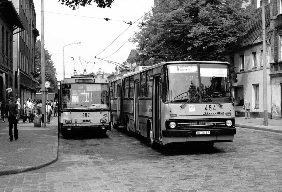 Потсдам, Škoda 14Tr03 № 407; Потсдам, Ikarus 280.93 № 454