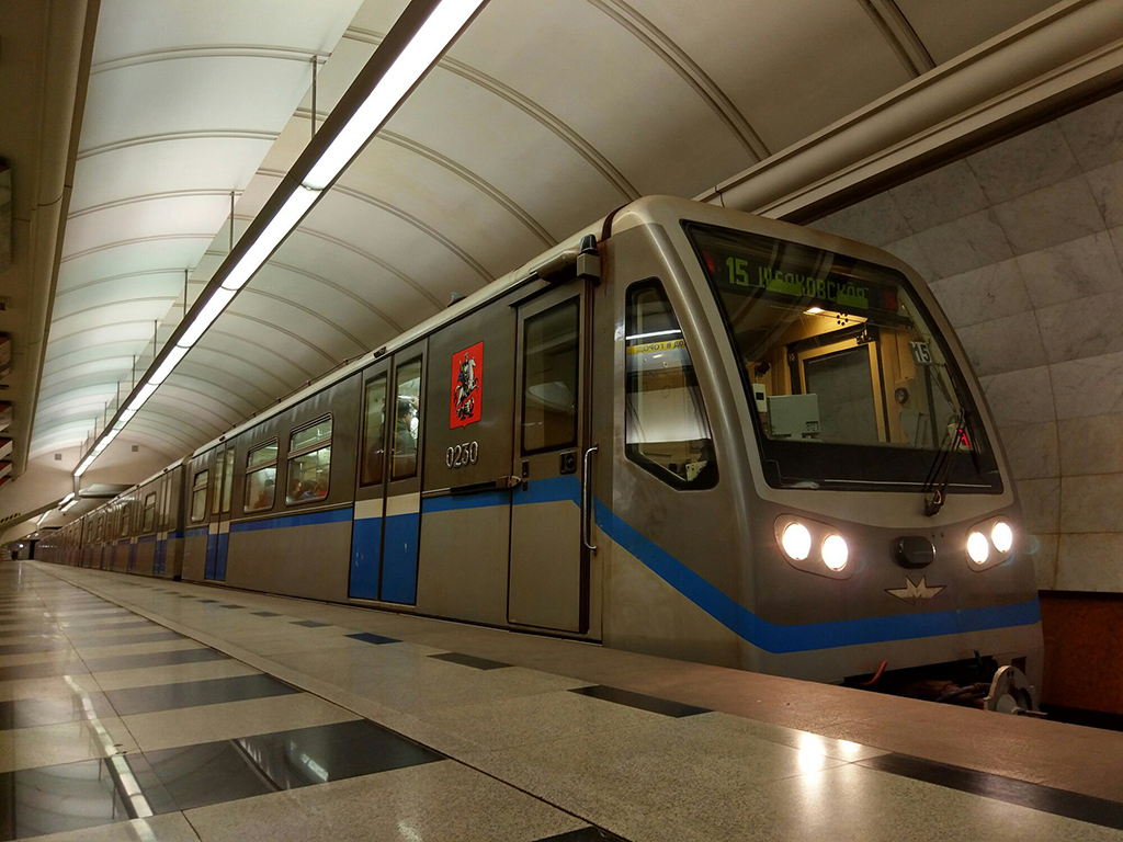 Moszkva, 81-740.4 “Rusich” — 0230