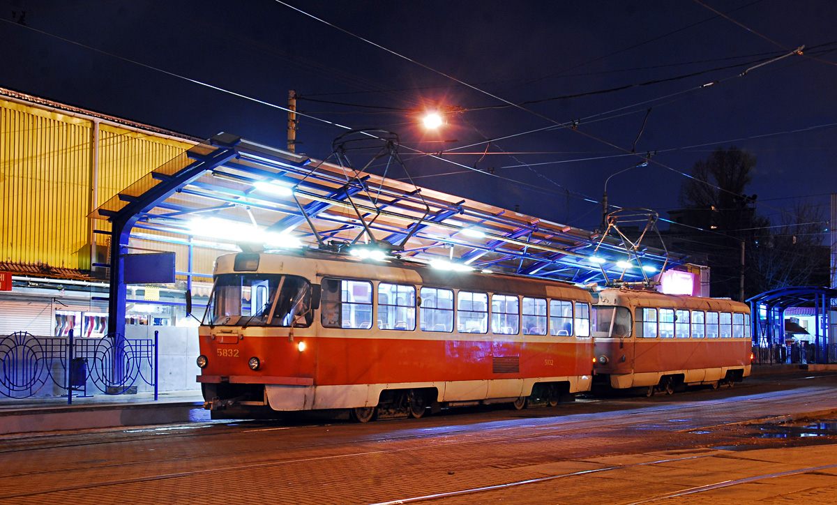 Kijev, Tatra T3SU — 5832
