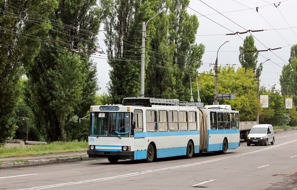 Кременчуг, ЮМЗ Т1 № 175