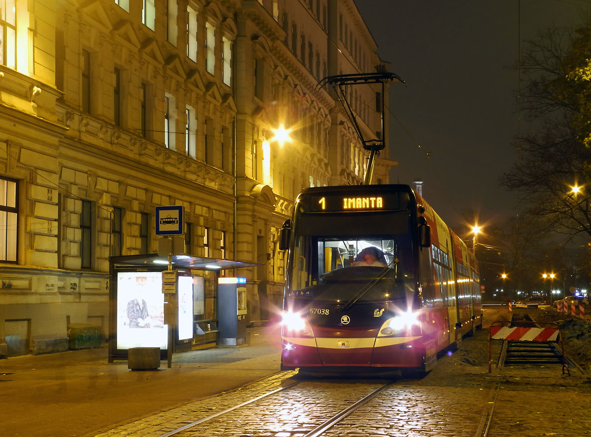 Riga, Škoda 15T ForCity Alfa Riga č. 57038
