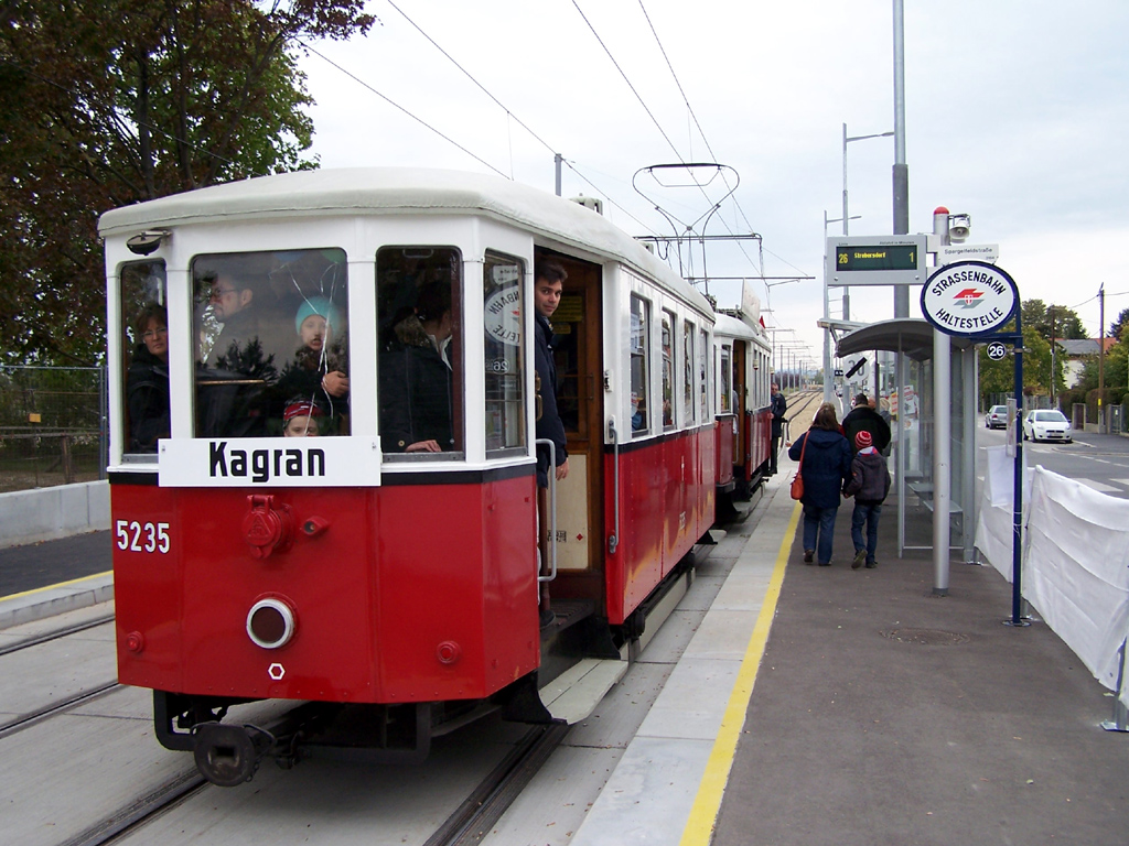 Vienna, Simmering Type  m3 č. 5235; Vienna — Opening of the new line 26 Kagraner Platz — Hausfeldstrasse