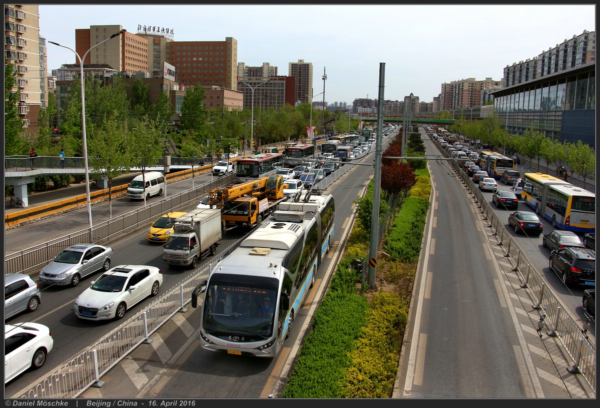 Пекин, YoungMan BJD-WG180N № 90525079; Пекин — Линии троллейбусных BRT