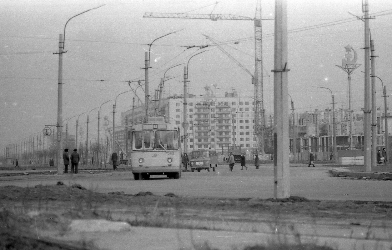 Санкт-Петербург, ЗиУ-682В № 2519