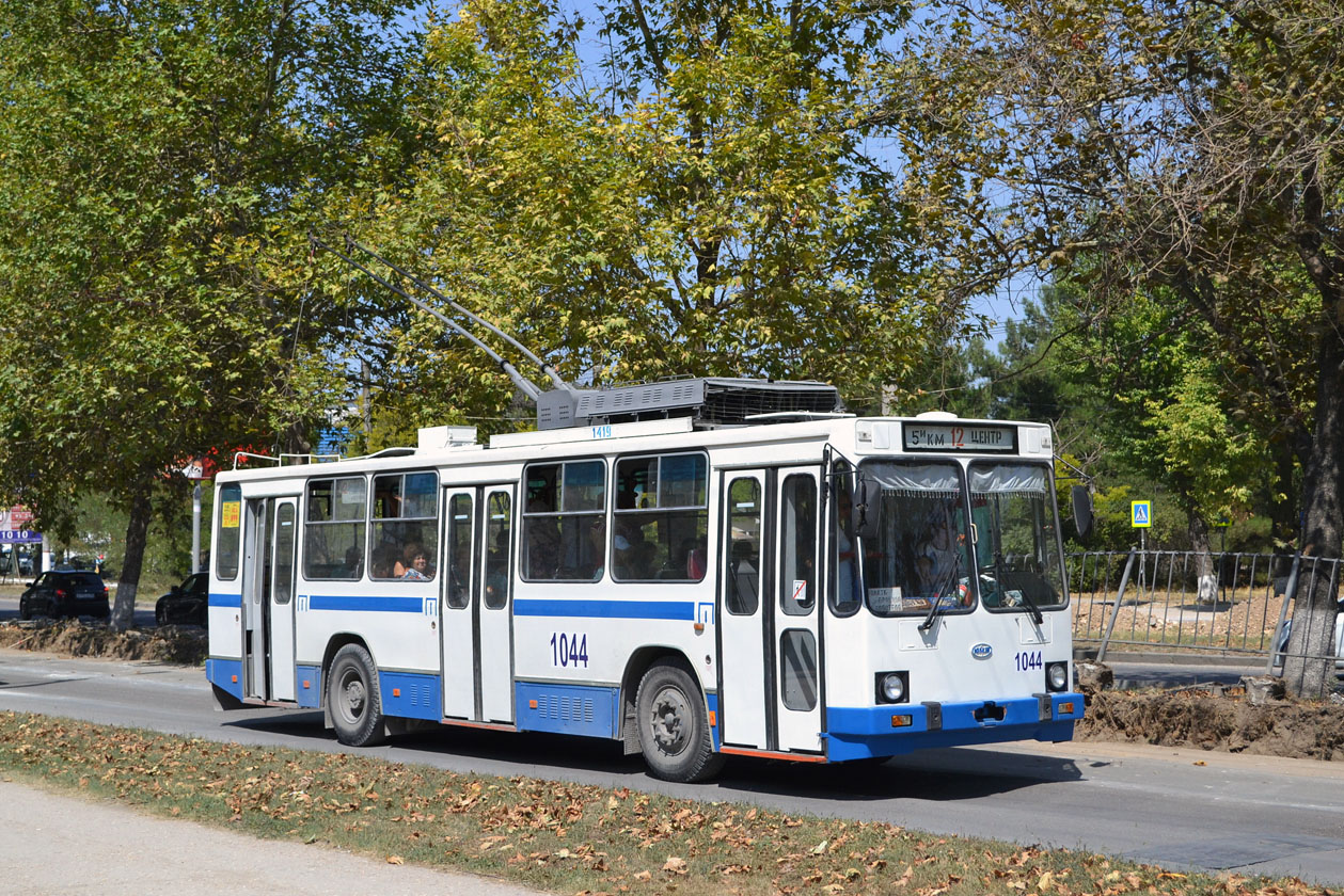 Севастополь, ЮМЗ Т2 № 1044
