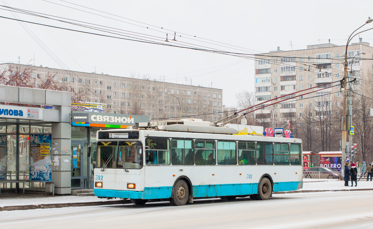 Yekaterinburg, VMZ-5298.00 (VMZ-375) č. 392 Yekaterinburg, VMZ-5298.00 (VMZ-375) č. 392