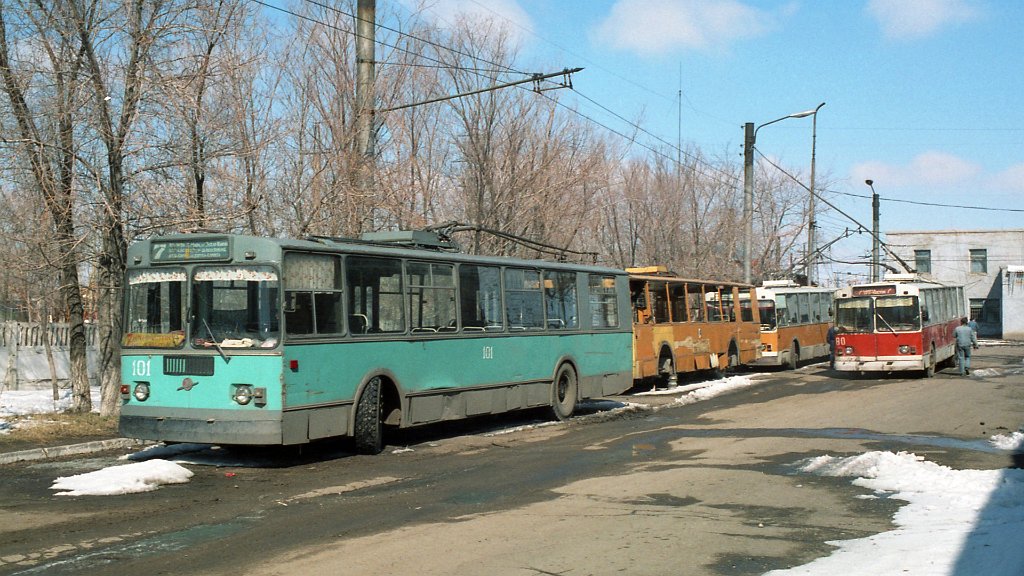 Караганда, ЗиУ-682Г [Г00] № 101; Караганда, ЗиУ-682В-013 [В0В] № 80; Караганда — Визит делегации транспортников 21.04.1998; Караганда — Старые фотографии (до 2000 г.); Караганда — Троллейбусный парк