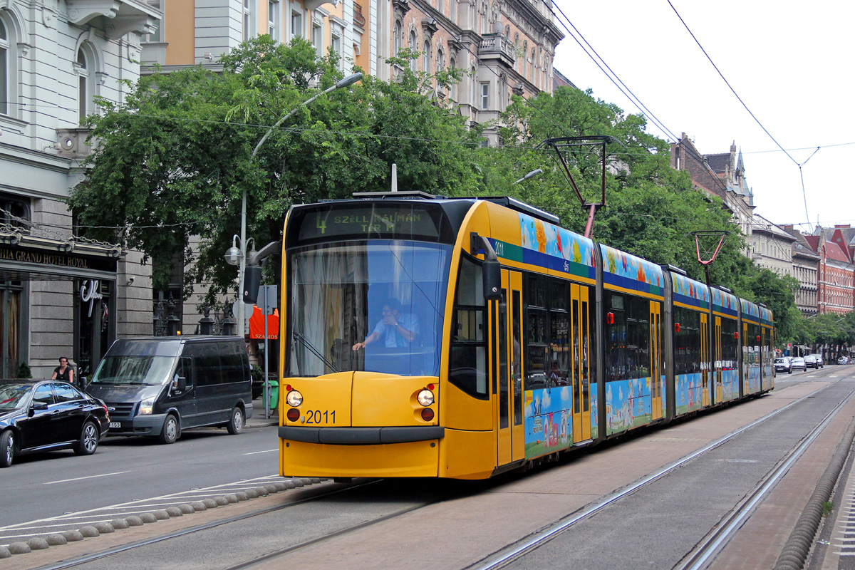 Budapesta, Siemens Combino Supra NF12B Nr. 2011