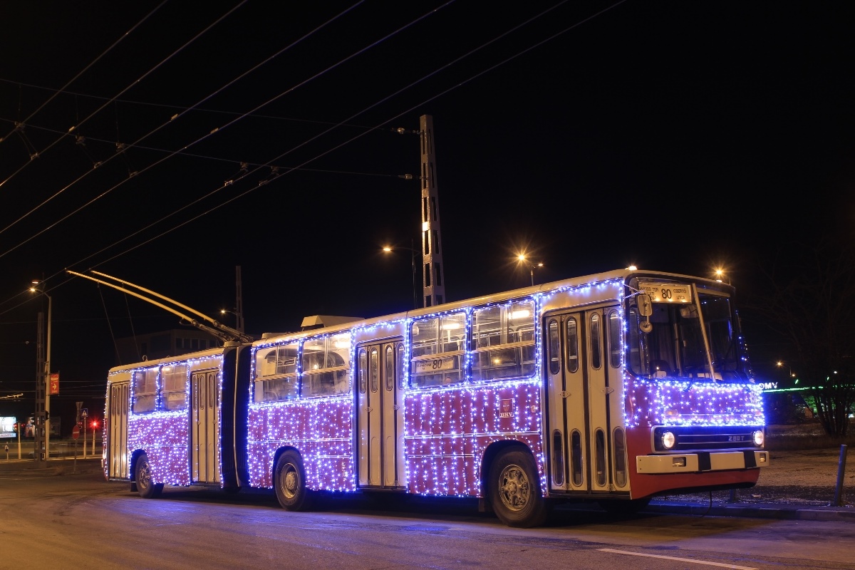Budapest, Ikarus 280.91 — 156; Budapest — Karácsonyi járművek
