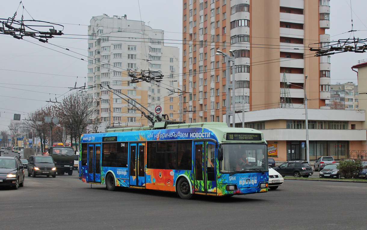 Гомель, БКМ 32102 № 1744