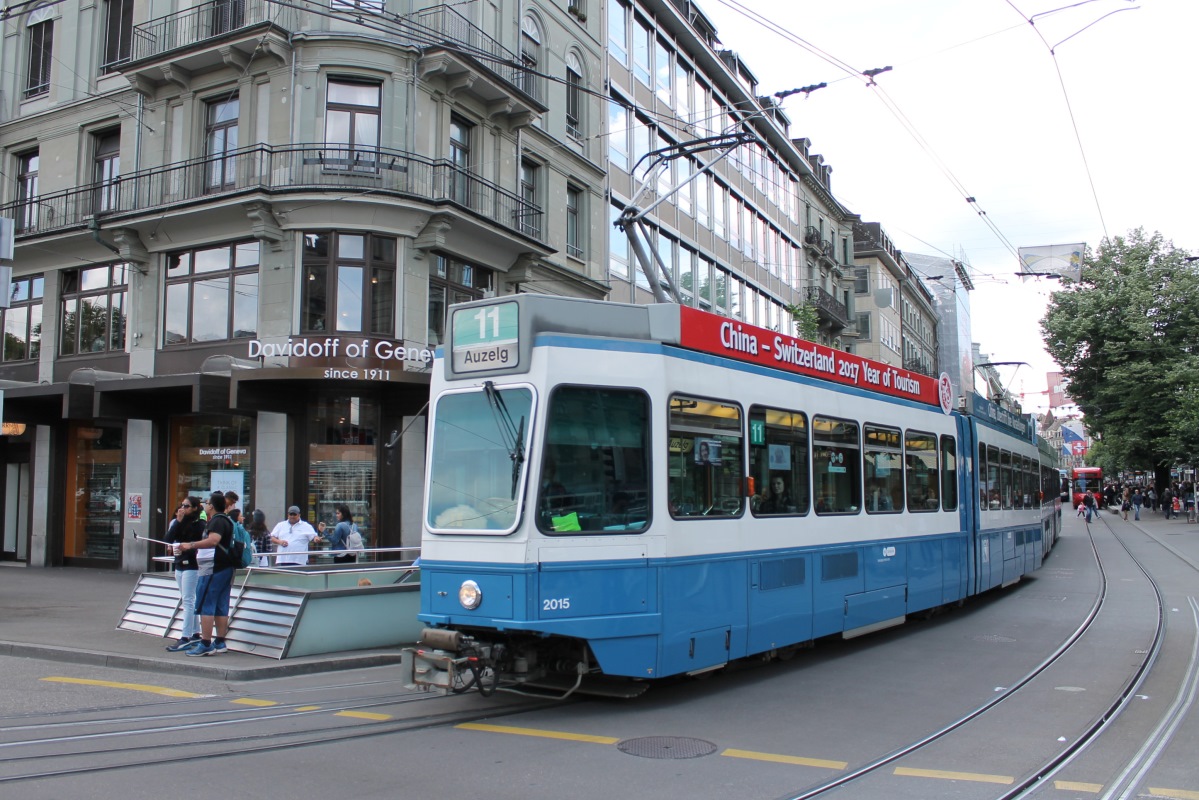 Zürich, SWS/SWP/BBC Be 4/6 "Tram 2000" Nr. 2015