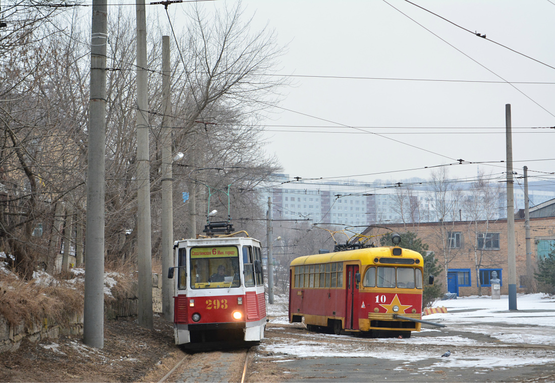 Владивосток, 71-605А № 293; Владивосток, РВЗ-6М2 № 10
