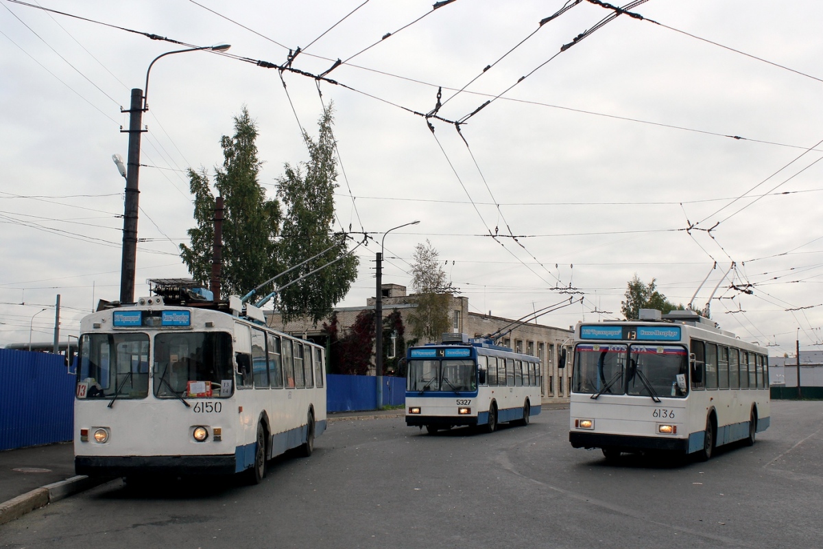 Санкт-Петербург, ЗиУ-682В [В00] № 6150; Санкт-Петербург, ВМЗ-5298-22 № 5327; Санкт-Петербург, ВМЗ-5298-020 № 6136