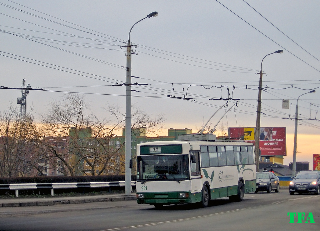 Луцк, MPK/Jelcz 120MT № 221