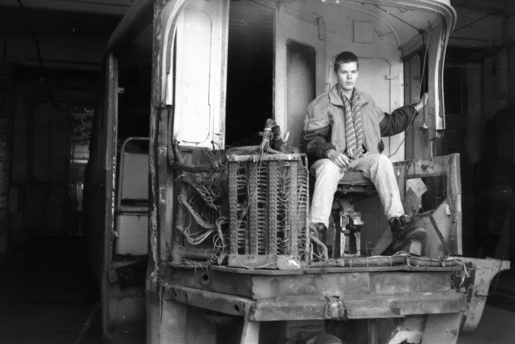 Барнаул, Tatra T3SU (двухдверная) № 1208; Барнаул — Работники электротранспорта; Барнаул — Трамвайное депо №1, улица Анатолия, 304. (закрыто в 2013 г.)