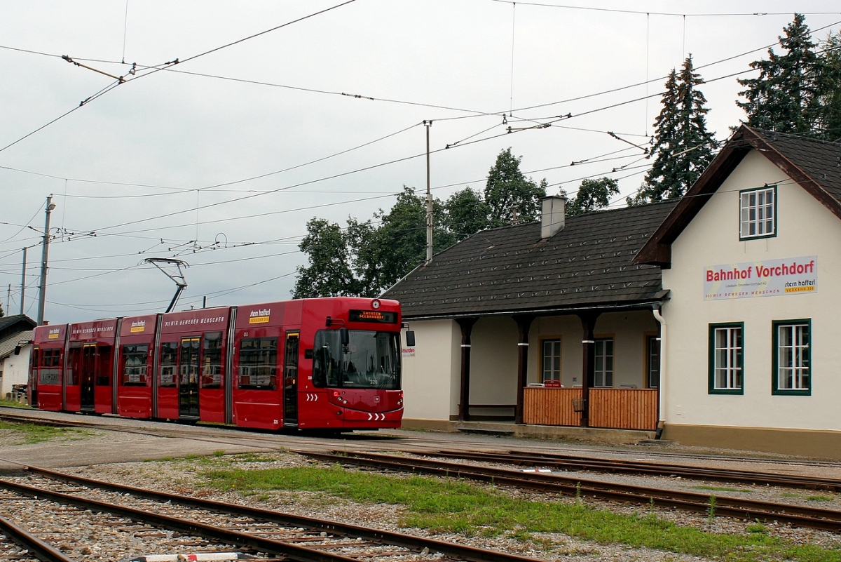 Гмунден – Форхдорф – Ламбах, Bombardier Flexity Outlook № 320