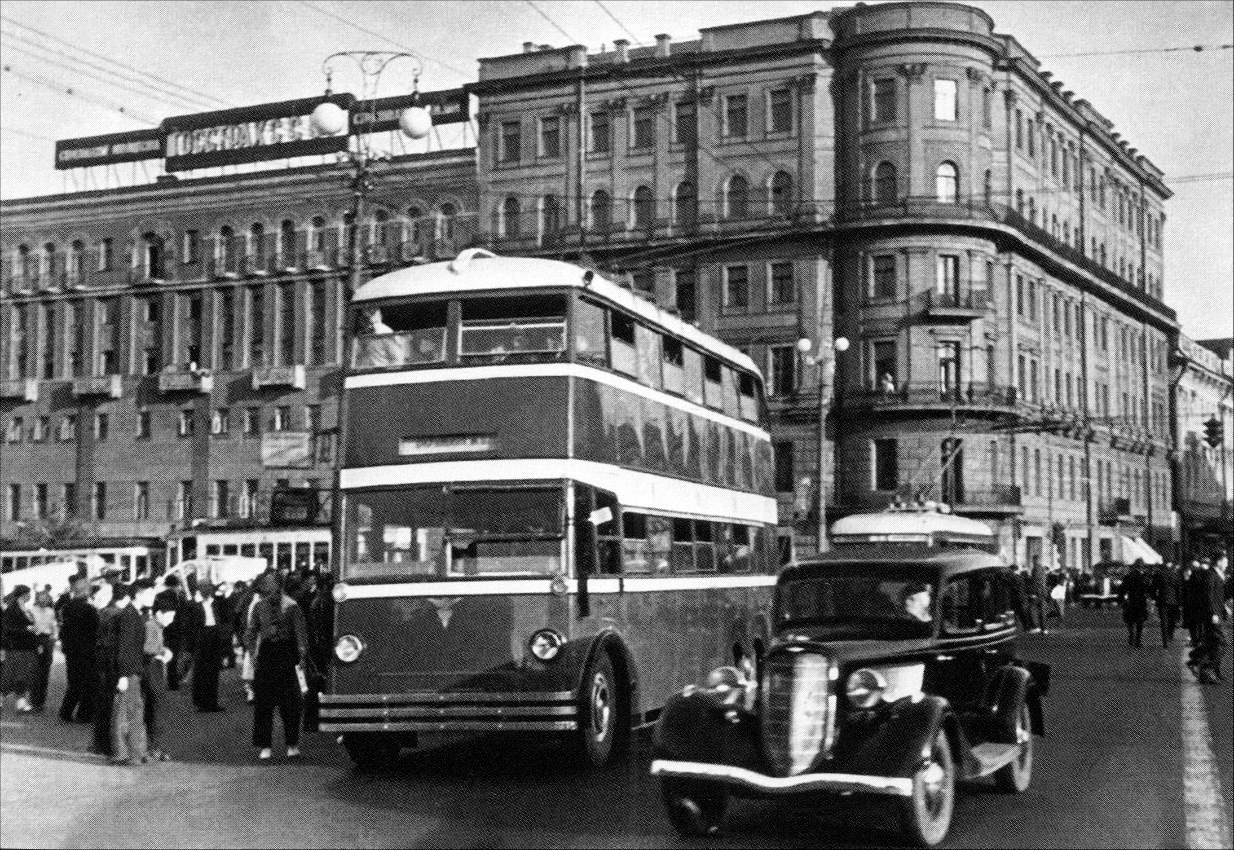 Москва, English Electric № 1000; Москва — Исторические фотографии — Двухэтажные троллейбусы (1937-1953)