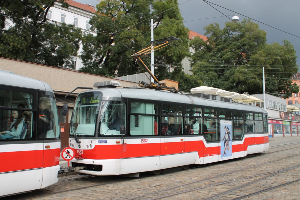 Брно, Vario LFR.E № 1582