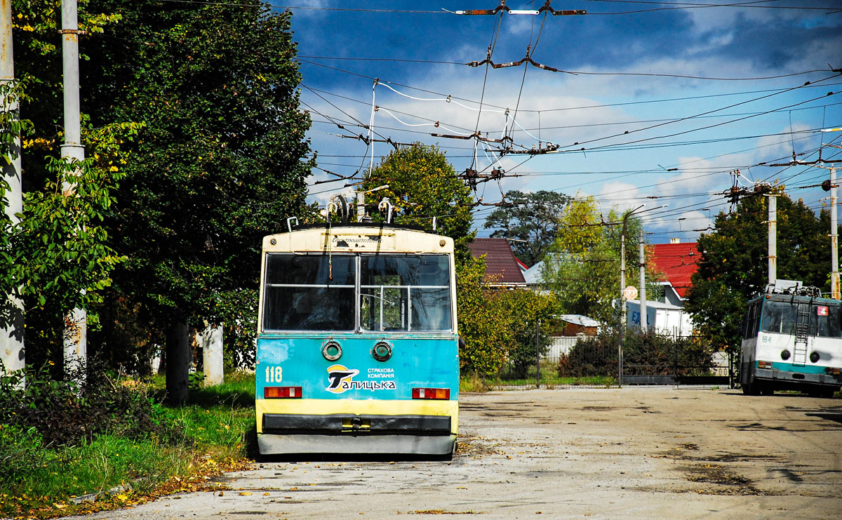 Ивано-Франковск, Škoda 14Tr02 № 118; Ивано-Франковск, ЮМЗ Т1Р (Т2П) № 164