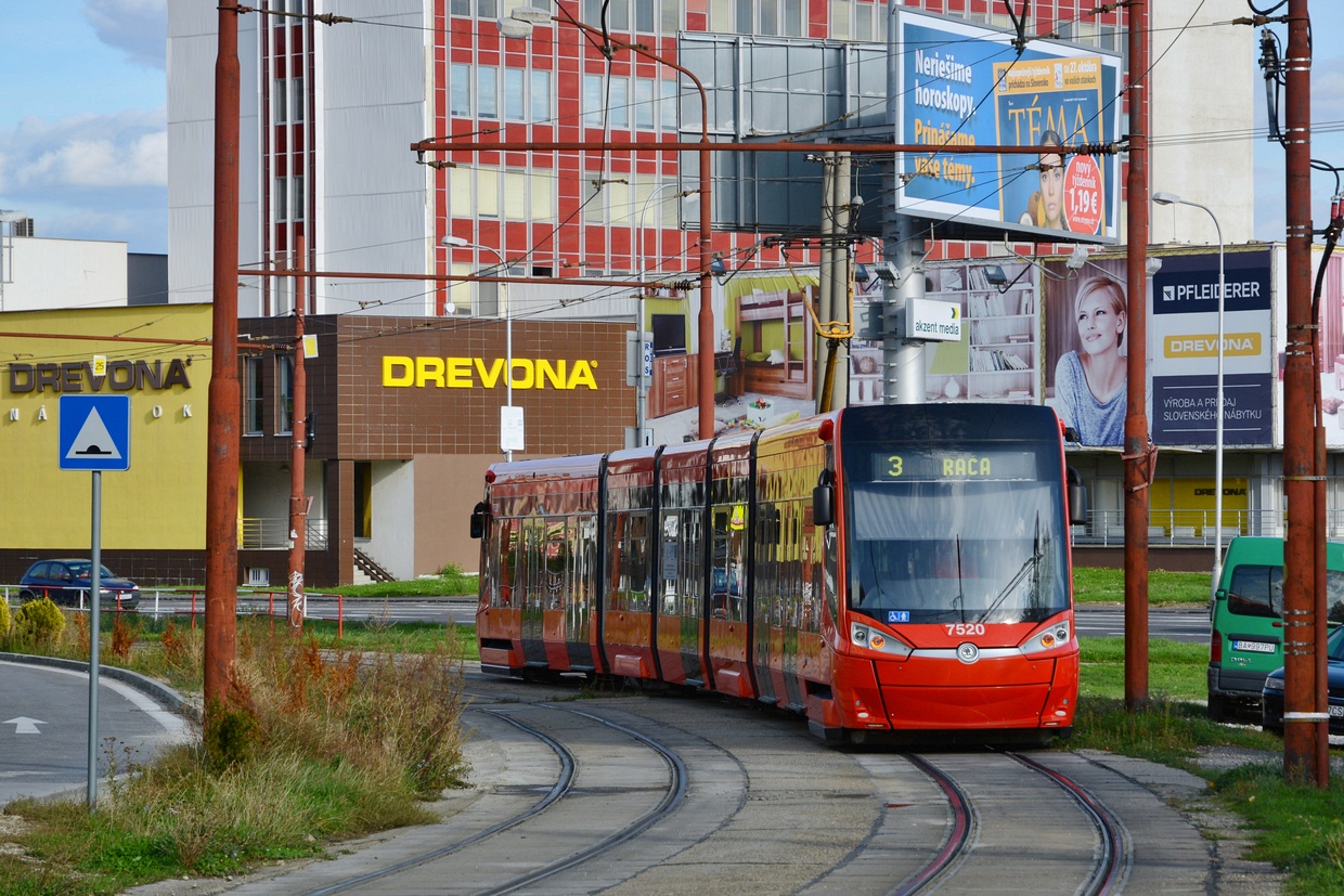 Братислава, Škoda 30T ForCity Plus № 7520