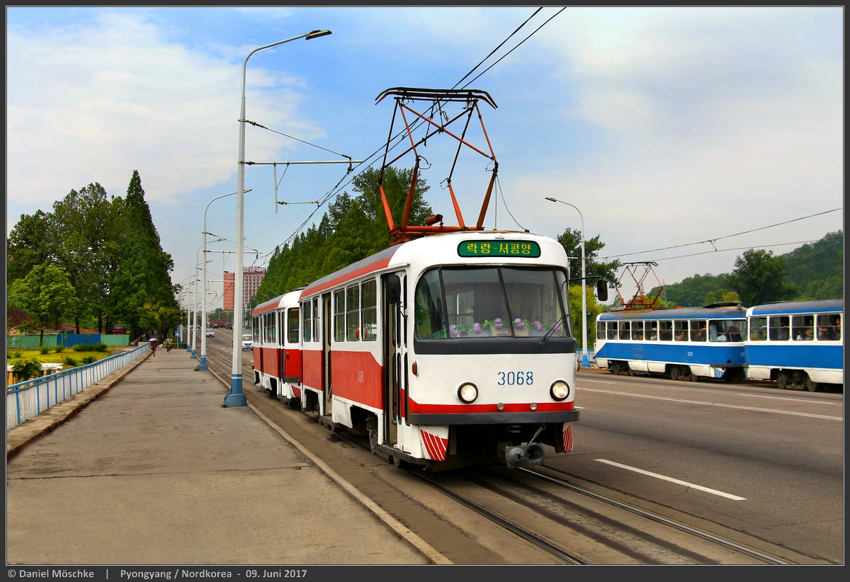 Phenjan, Tatra T4D — 3068; Phenjan — Tram route banner