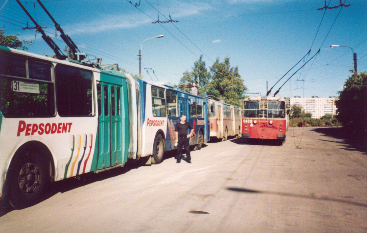 Saint-Petersburg, ZiU-683B [B00] Br. 5102; Saint-Petersburg, ZiU-682G [G00] Br. 5402