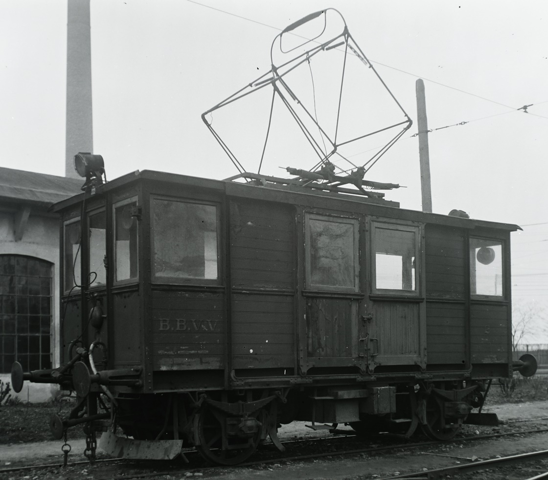 Budapesta, Freight motor car Nr. L 2002; Budapesta — Local railway; Budapesta — Tram depots