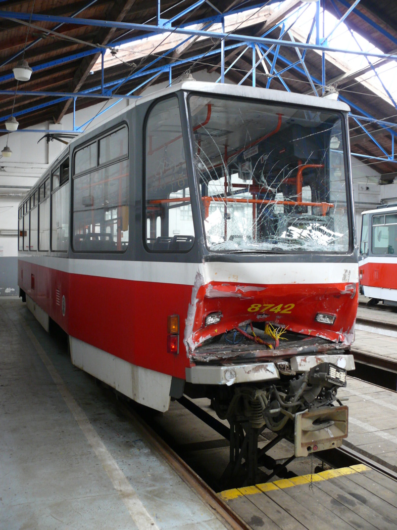 Прага, Tatra T6A5 № 8742