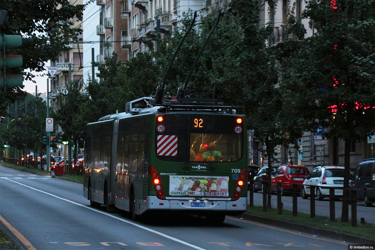 Милан, Van Hool AG 300T № 709